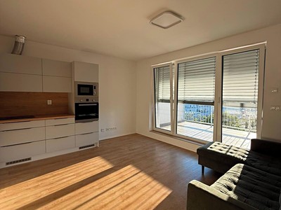 Pronájem bytu 3+kk 63 m²
