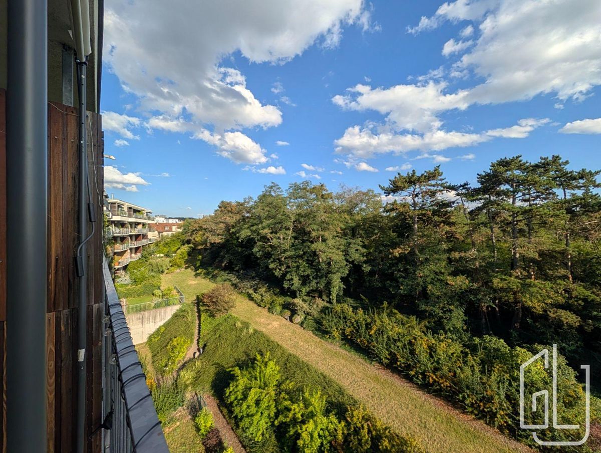 Pronájem bytu 2+kk 58 m² – fotografie 3