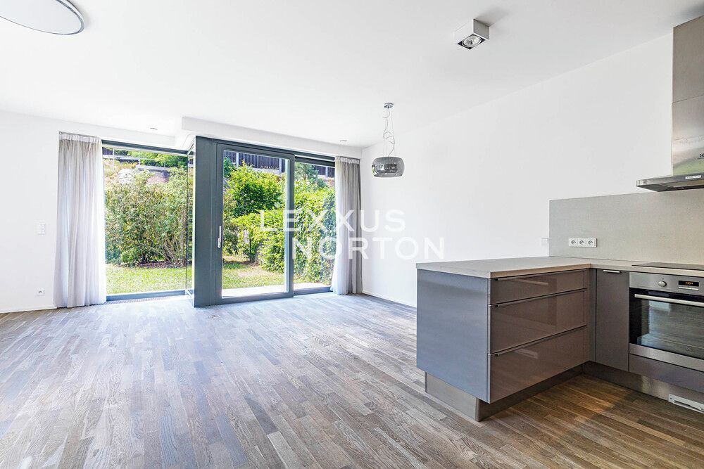 Pronájem rodinného domu 179 m², pozemek 435 m² – fotografie 2