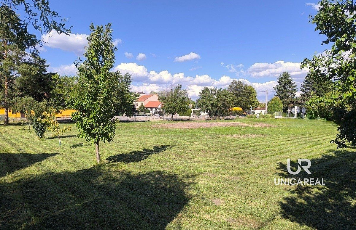 Prodej stavebního pozemku 2348 m² – fotografie 3