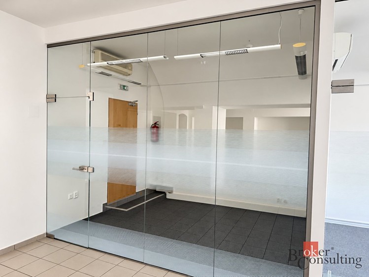 Комерційне приміщення в оренду, 180 м² (20 з 22)