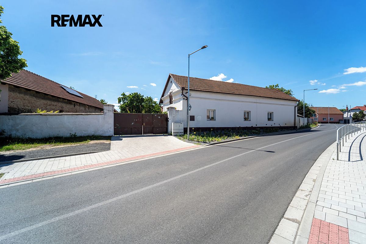 Prodej rodinného domu 140 m², pozemek 2563 m²