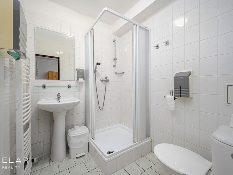 Комерційне приміщення на продаж, 640 м² (32 з 70)