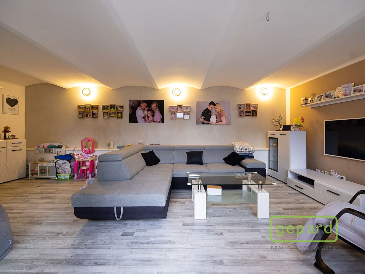 Prodej rodinného domu 120 m², pozemek 665 m² – fotografie 2