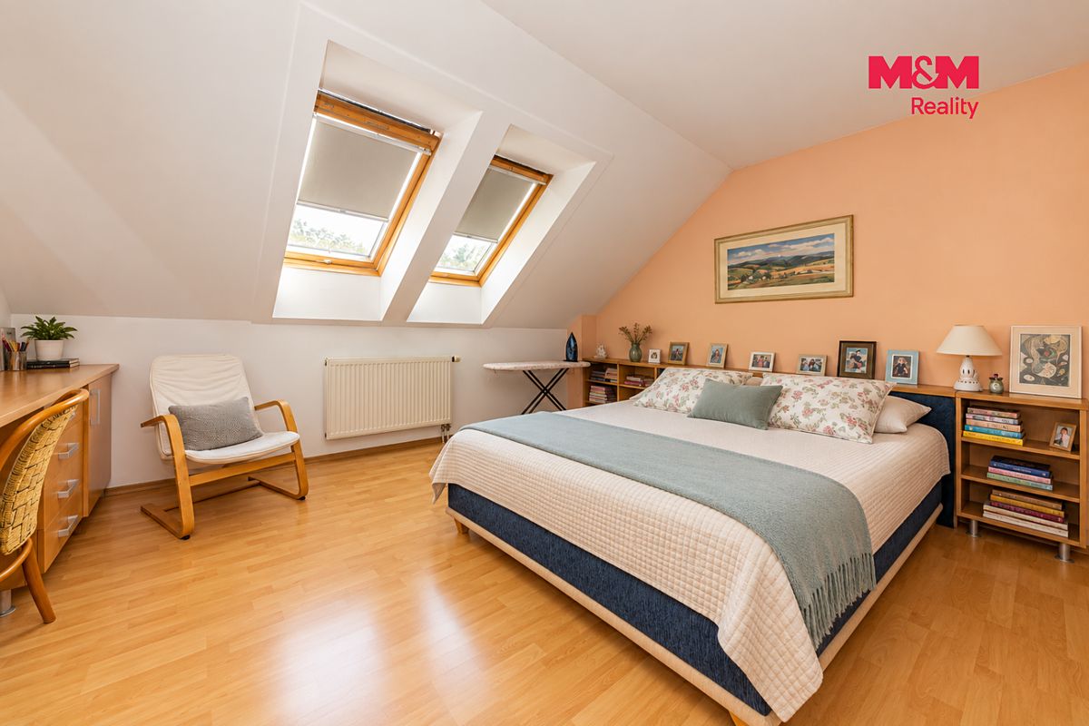 Prodej rodinného domu 179 m², pozemek 384 m² – fotografie 3