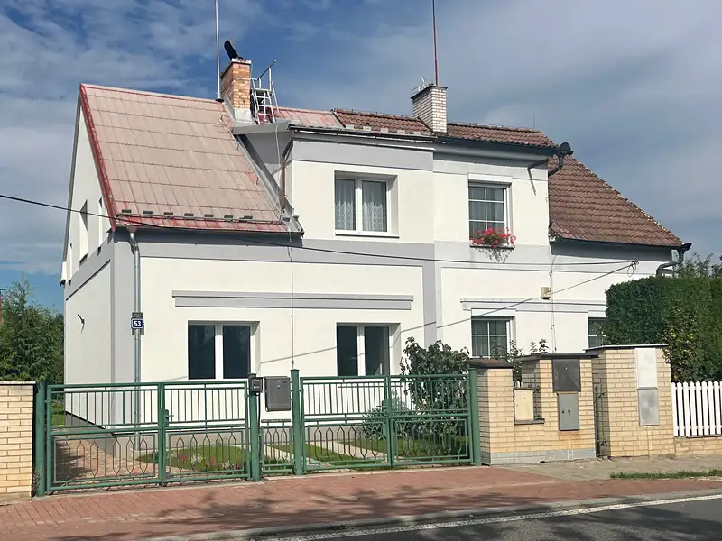 Pronájem rodinného domu 130 m², pozemek 536 m², Praha – náhled fotky 1