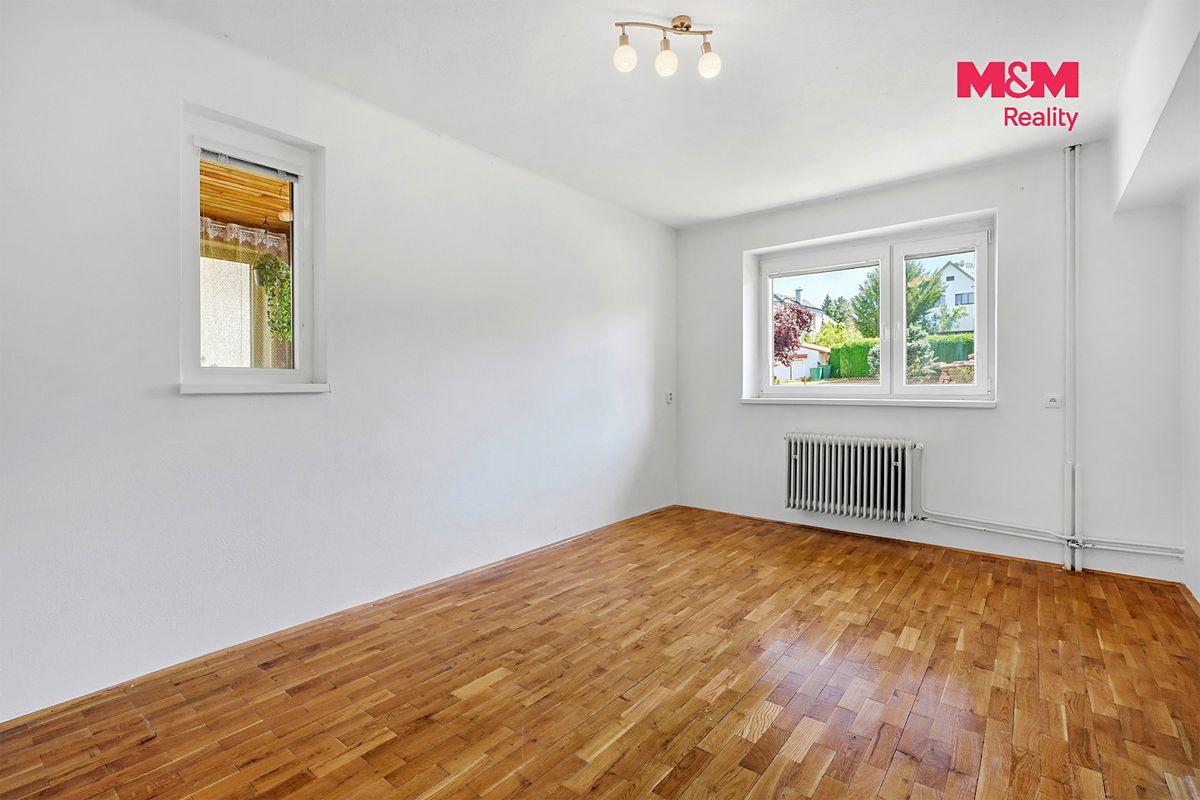 Prodej rodinného domu 240 m², pozemek 703 m² – fotografie 5