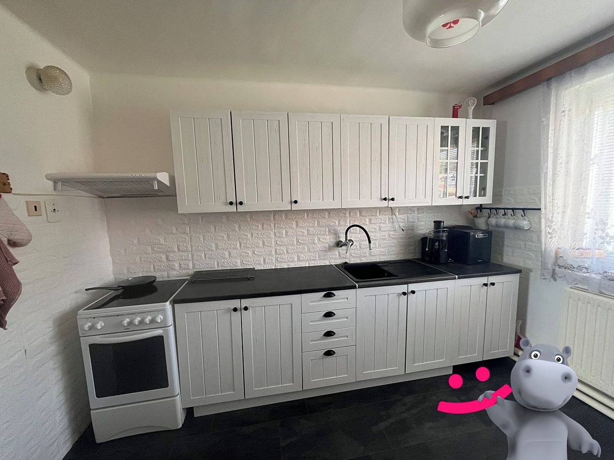 Prodej rodinného domu 181 m², pozemek 1361 m² – fotografie 2