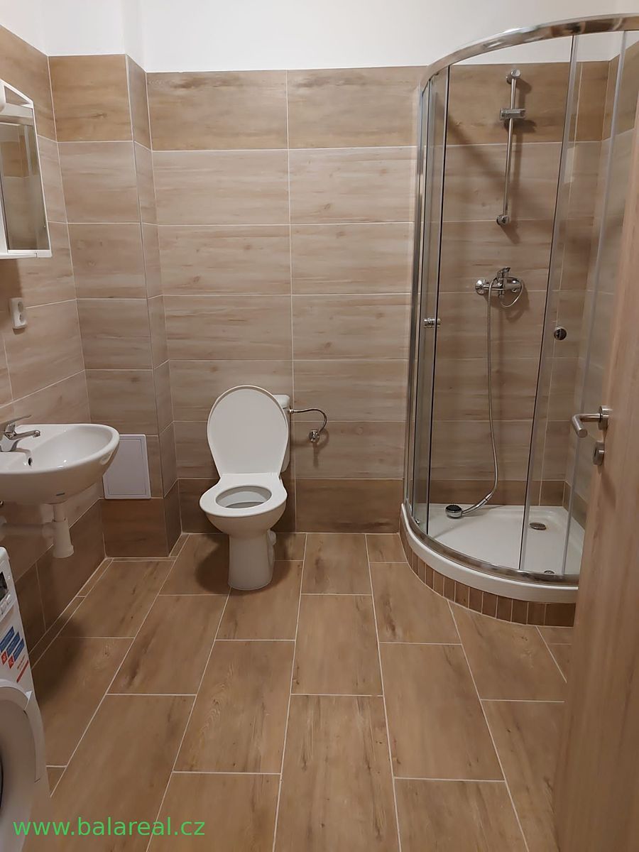 Pronájem bytu 2+kk 36 m² – fotografie 3