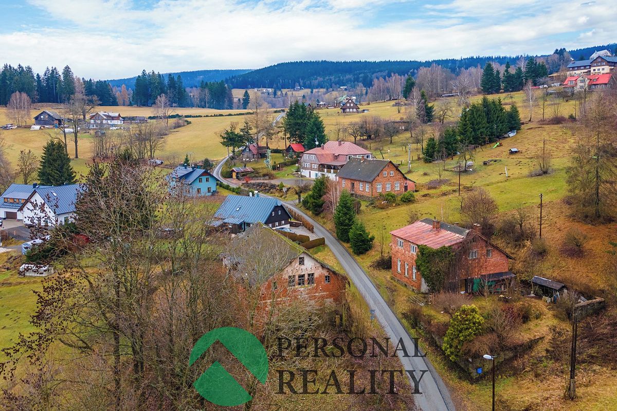 Prodej rodinného domu 251 m², pozemek 6051 m²