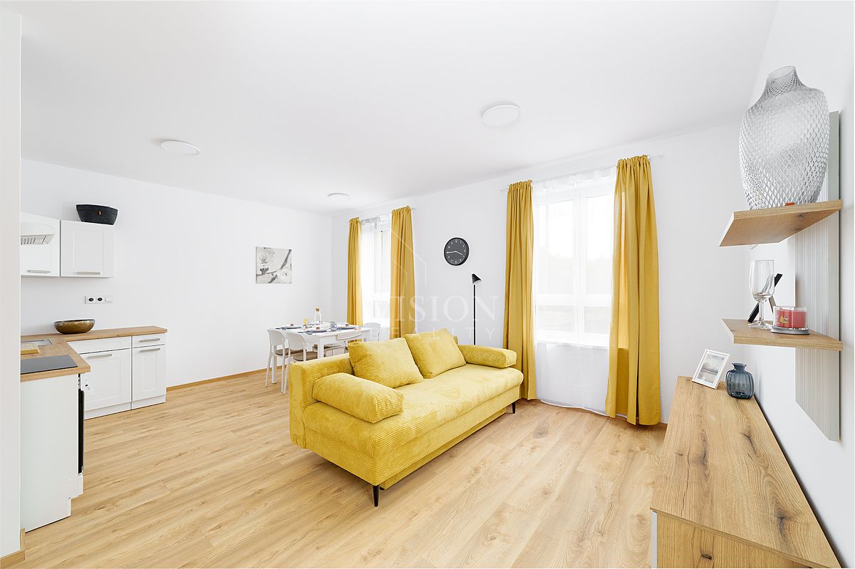 Prodej rodinného domu 310 m², pozemek 568 m² – fotografie 2