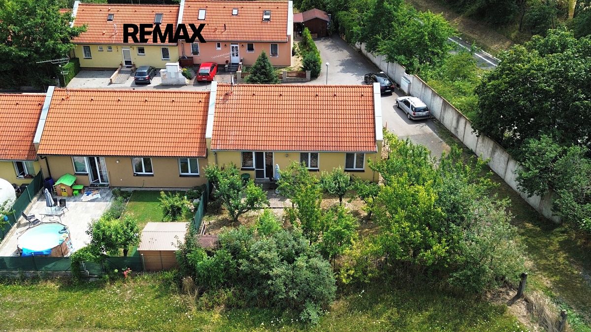 Prodej rodinného domu 92 m², pozemek 319 m² – fotografie 2