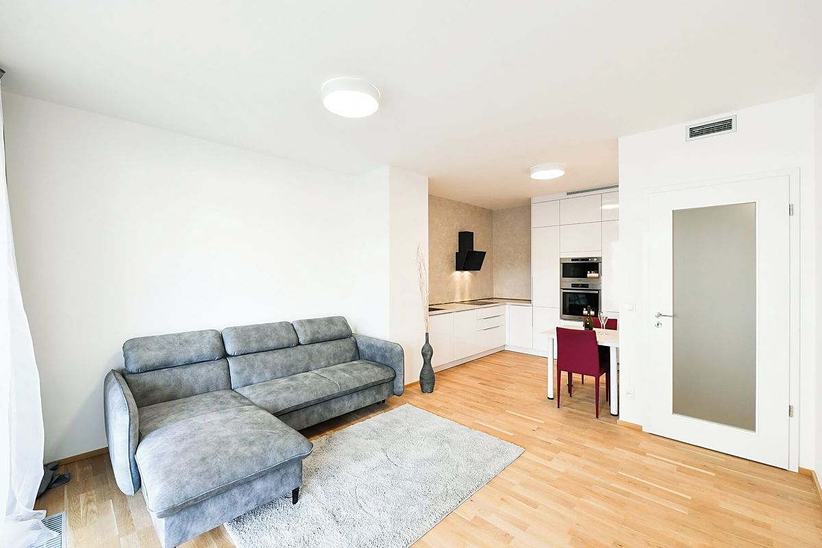 Pronájem bytu 2+kk 66 m²