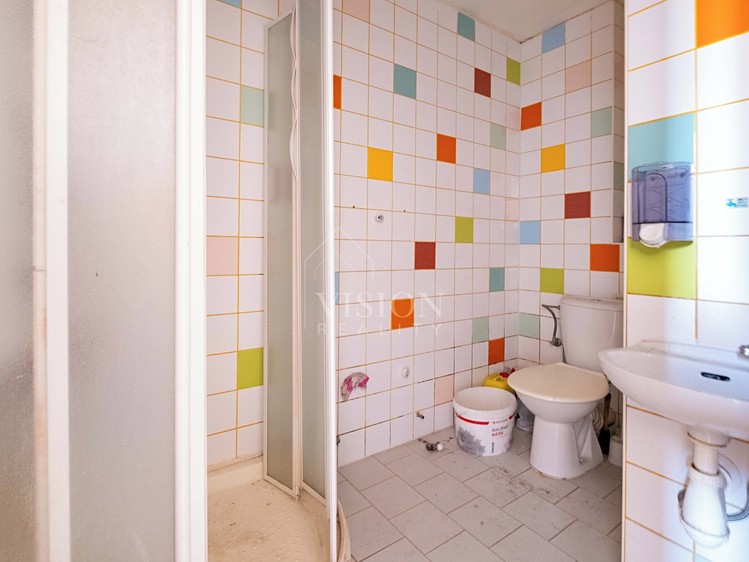 Prodej komerčního prostoru, 421 m² (17 z 34)