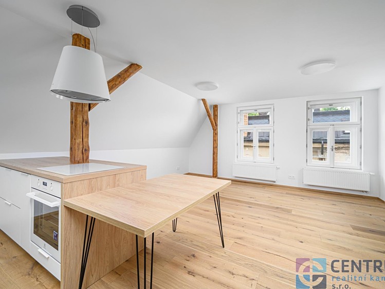 Pronájem bytu 3+kk, 87 m² (4 z 10)