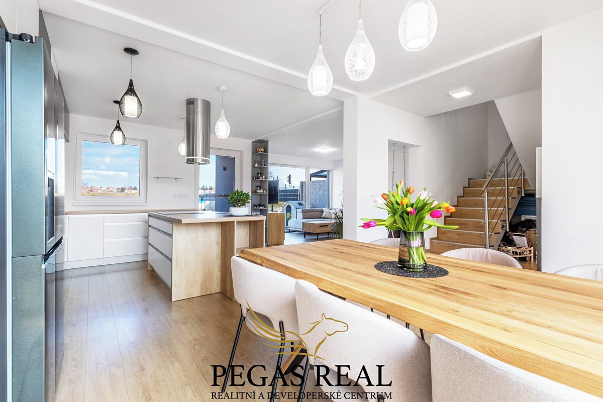 Prodej rodinného domu 145 m², pozemek 500 m² – fotografie 3