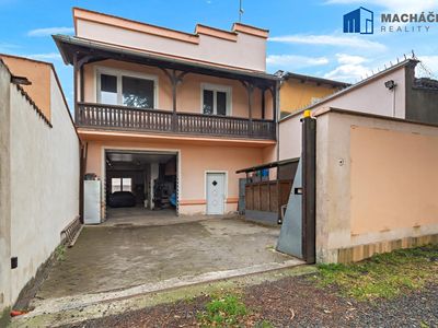 Prodej rodinného domu 700 m², pozemek 421 m²