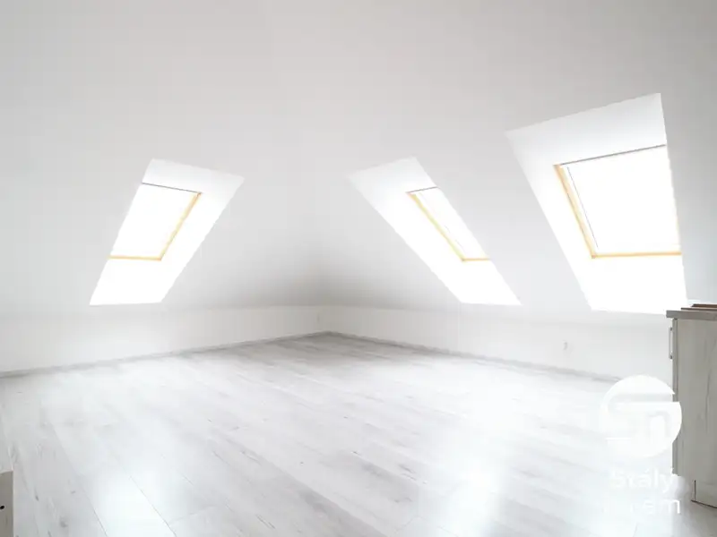 Pronájem bytu 3+1 78 m², Milovice – náhled fotky 2