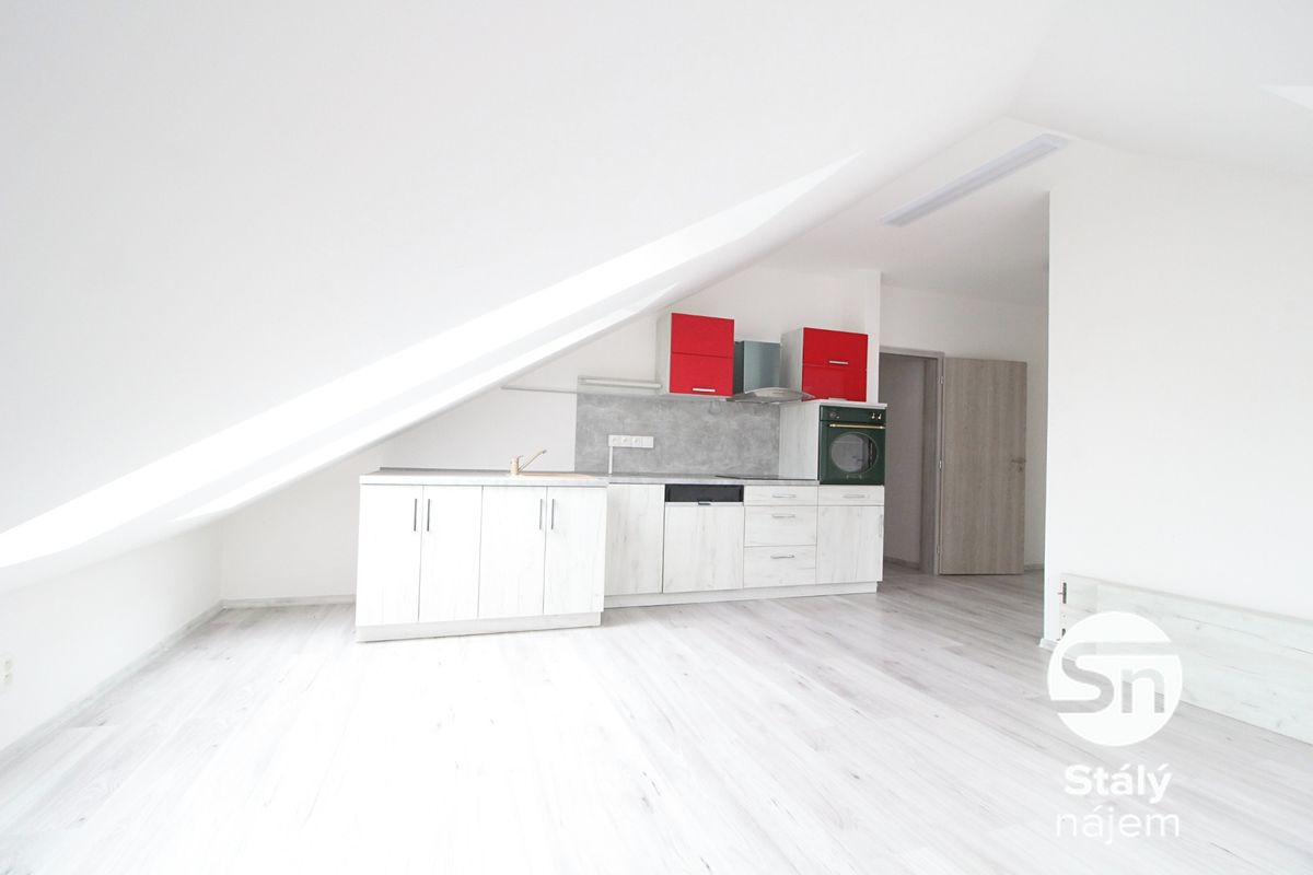 Pronájem bytu 3+1 78 m² – fotografie 3