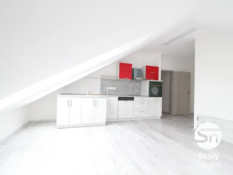 Pronájem bytu 3+1 78 m², Milovice – náhled fotky 3