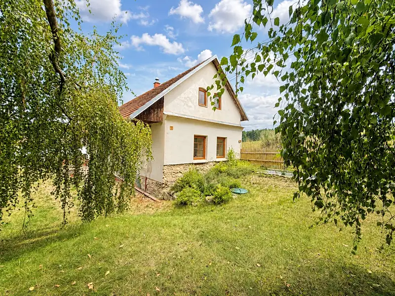 Prodej rodinného domu 75 m², pozemek 3420 m², Koberovice – náhled fotky 1