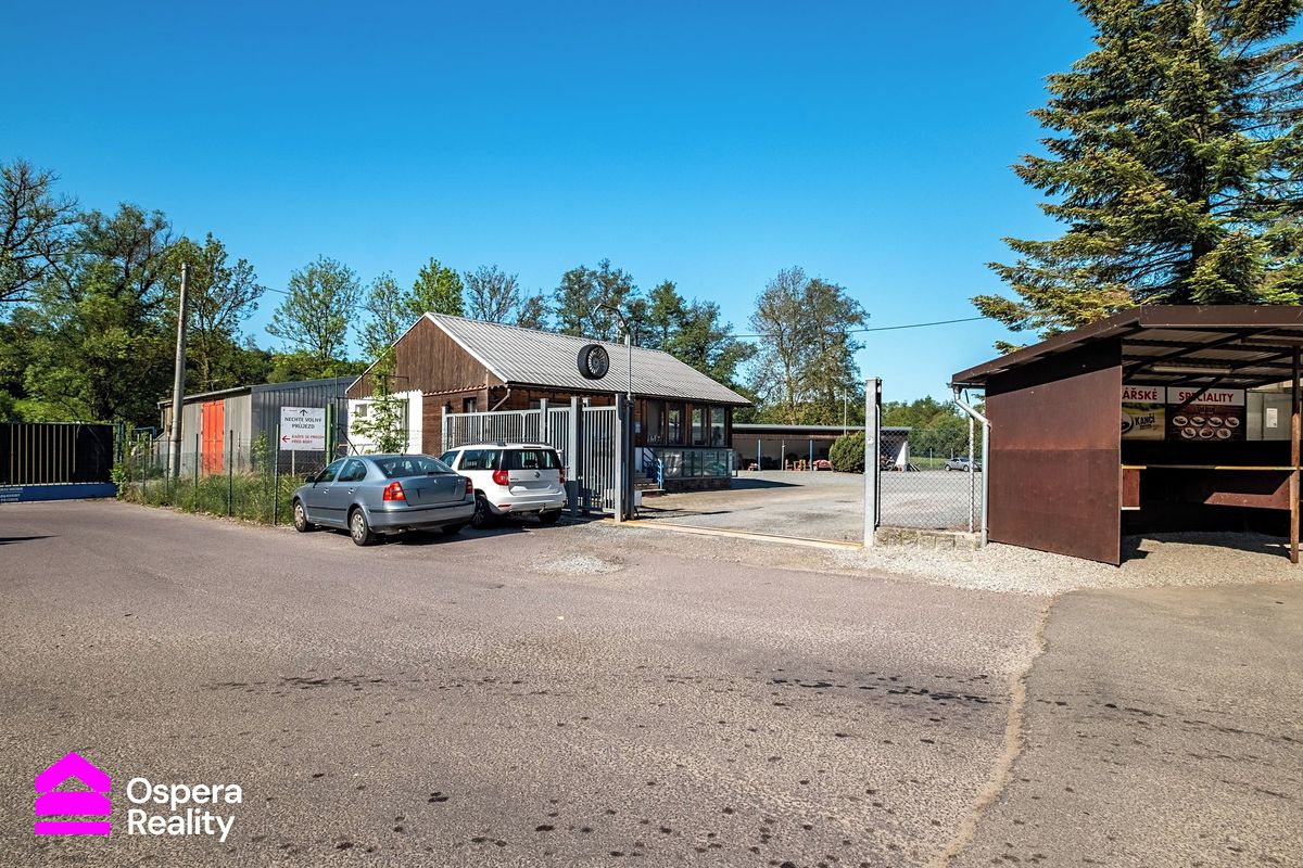 Pronájem komerčního pozemku 2367 m²