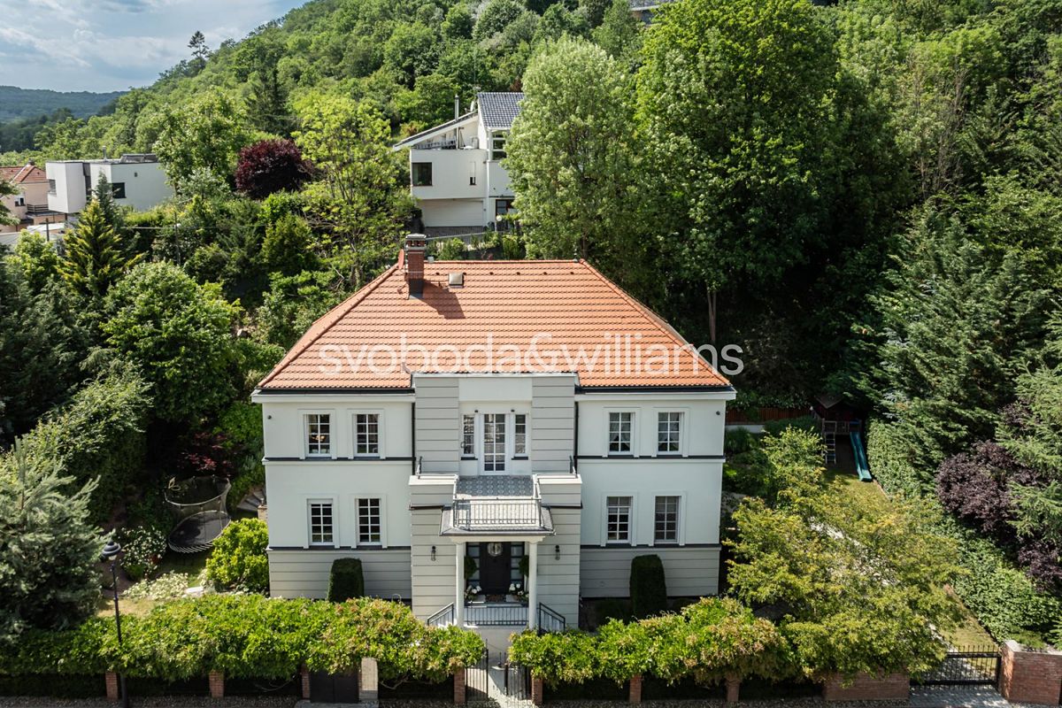 Prodej rodinného domu 459 m², pozemek 1067 m²