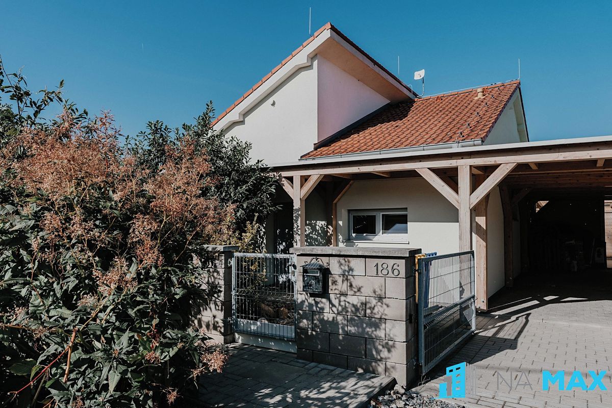 Prodej rodinného domu 81 m², pozemek 812 m² – fotografie 2