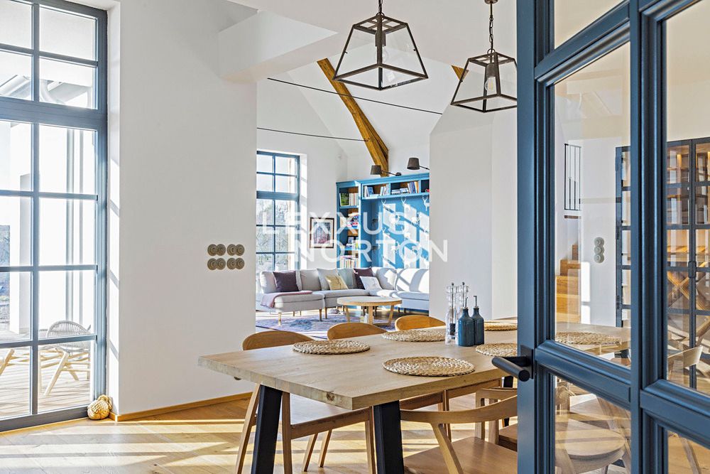 Prodej rodinného domu 403 m², pozemek 3183 m² – fotografie 3