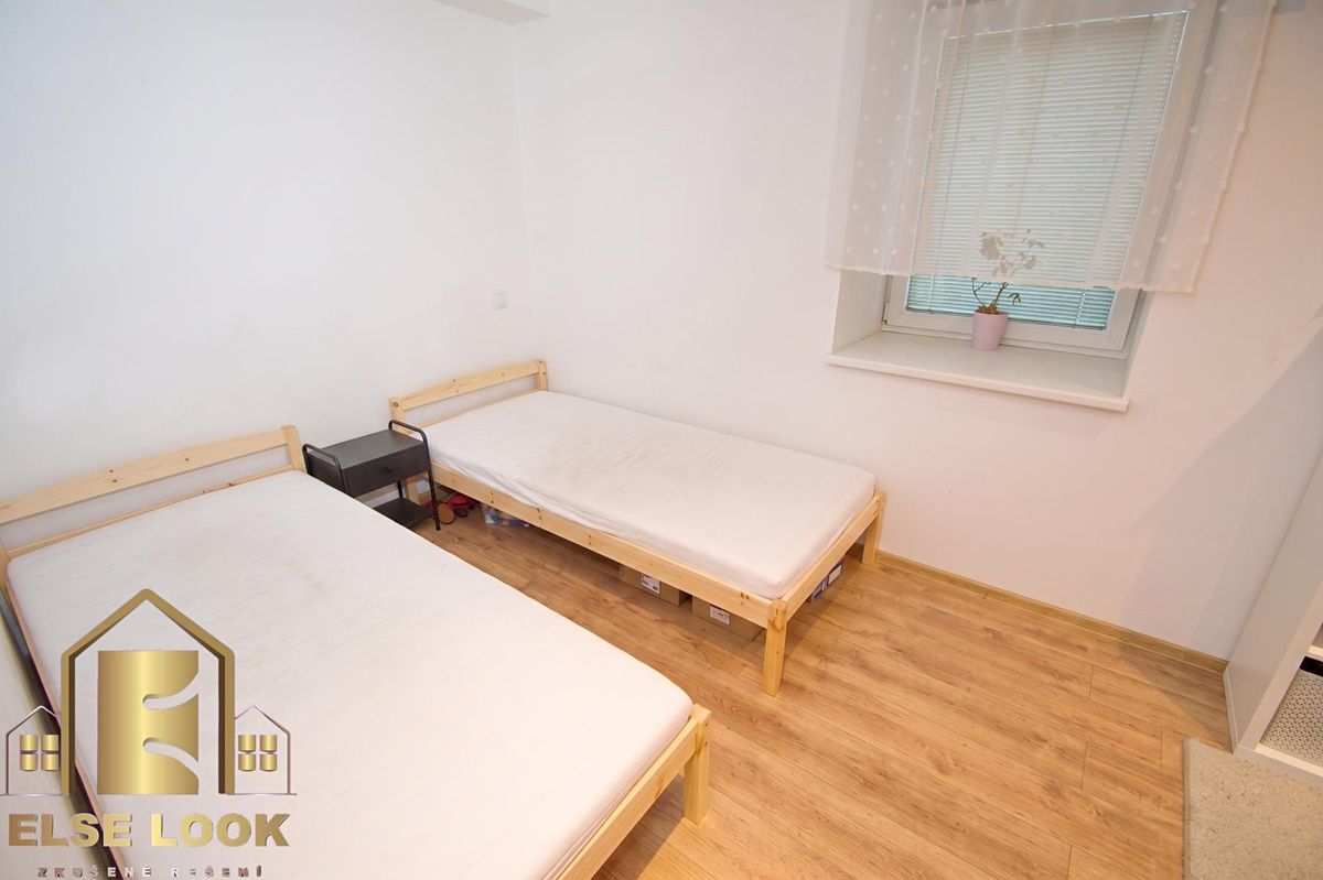 Prodej rodinného domu 287 m², pozemek 2074 m² – fotografie 5