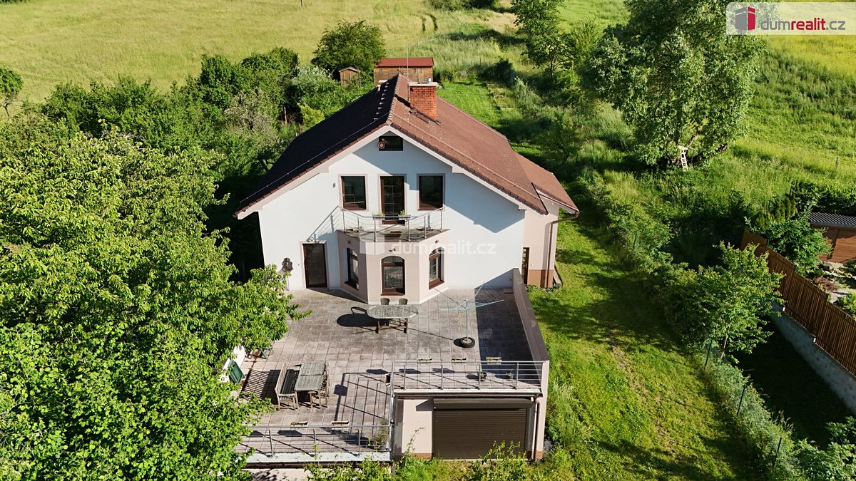 Prodej vily 300 m², pozemek 1427 m²