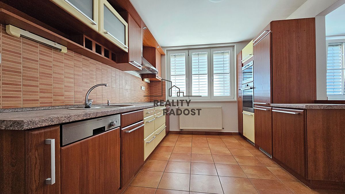 Pronájem bytu 4+kk 95 m²