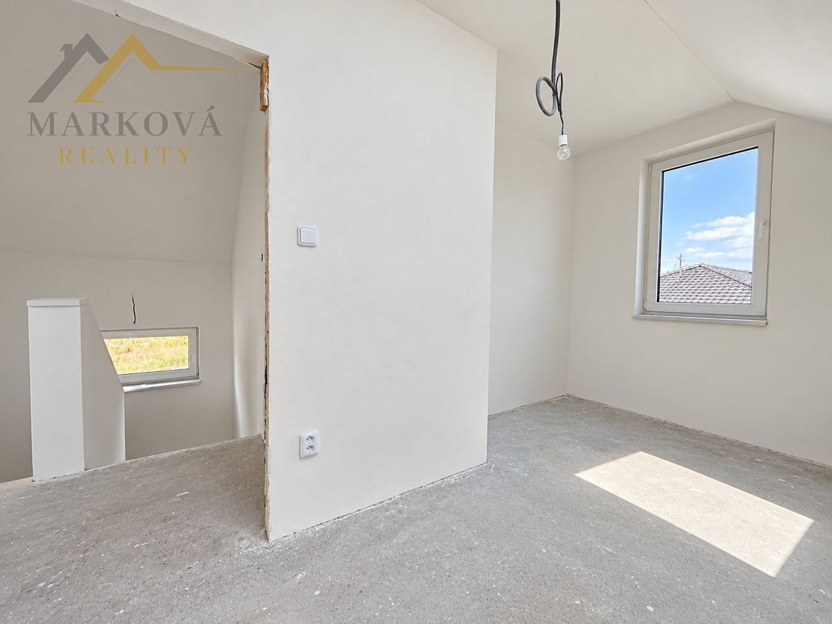 Prodej rodinného domu 96 m², pozemek 765 m² – fotografie 4