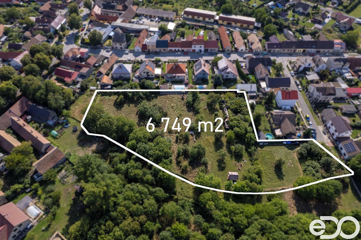 Prodej stavebního pozemku 6749 m² – fotografie 3