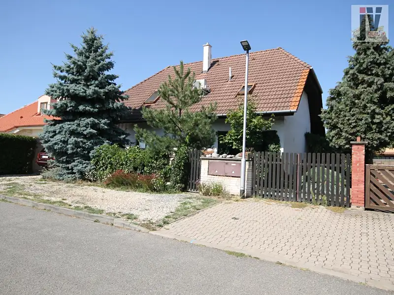 Prodej rodinného domu 168 m², pozemek 435 m², Rohatec – náhled fotky 1