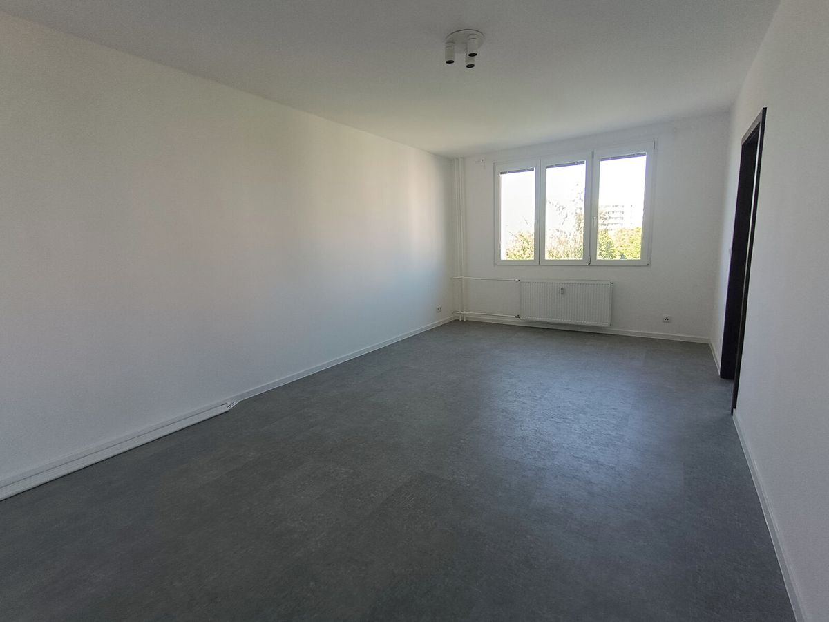 Pronájem bytu 2+1 65 m² – fotografie 3
