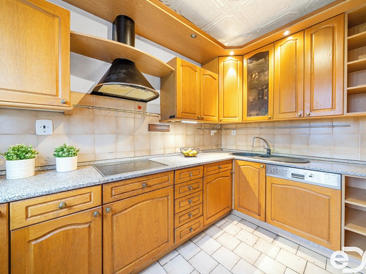 Prodej domu, 210 m² (16 z 28)