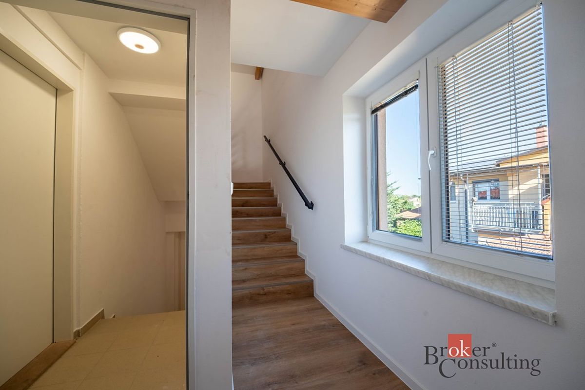 Pronájem bytu 3+kk 105 m² – fotografie 2