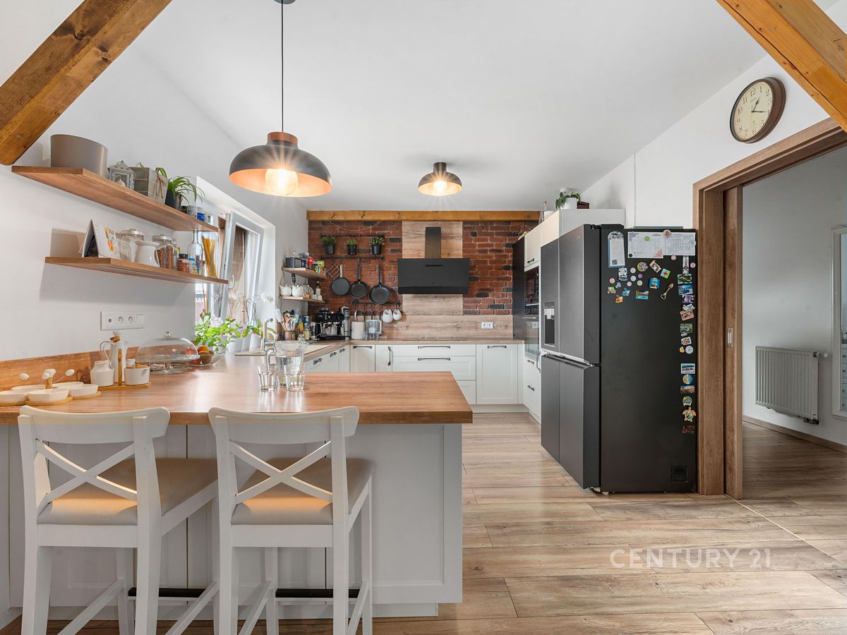 Prodej rodinného domu 357 m², pozemek 265 m² – fotografie 4