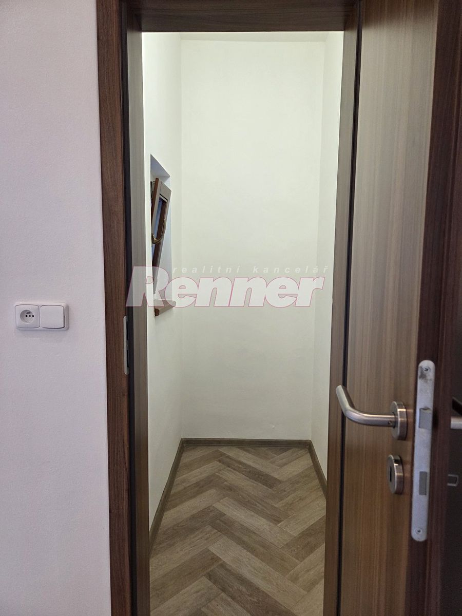 Pronájem bytu 2+kk 50 m² – fotografie 4