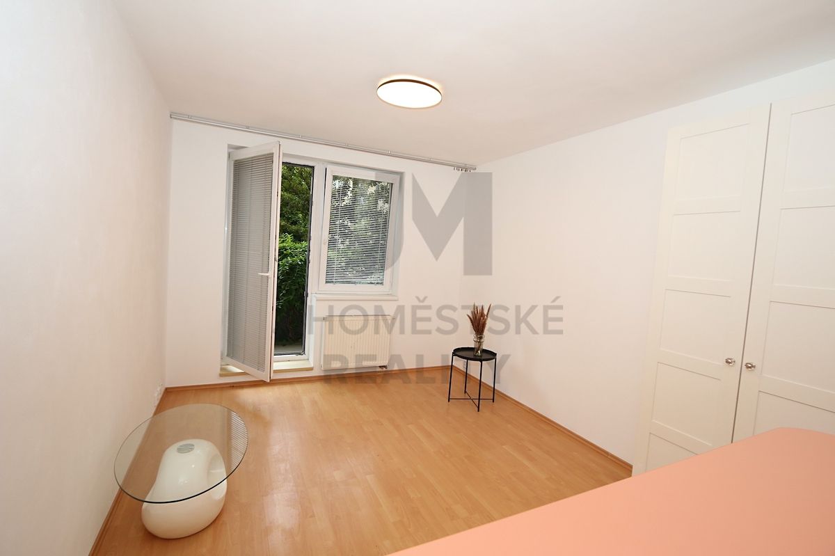 Pronájem bytu 1+kk 29 m² – fotografie 3