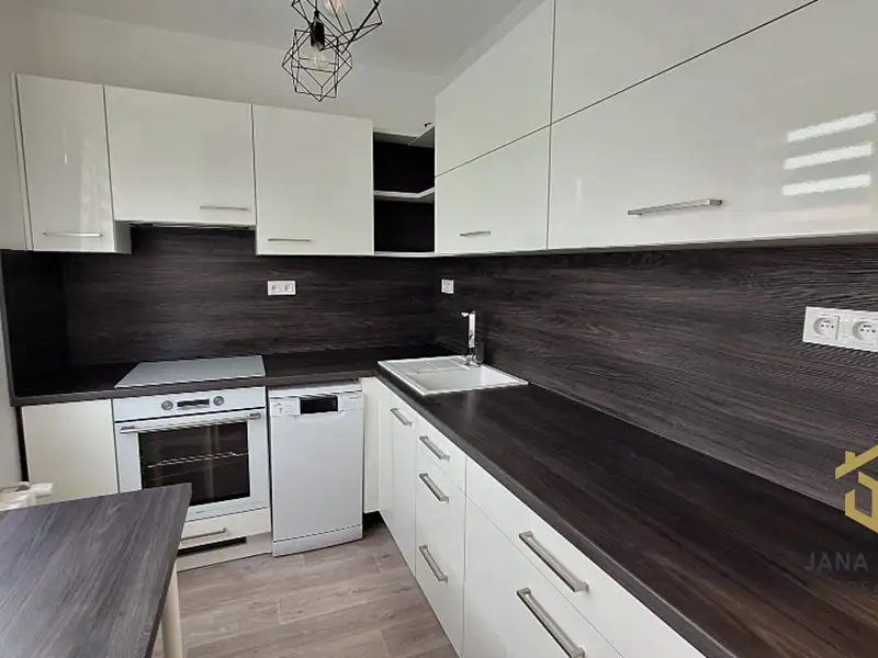Prodej bytu 2+1 56 m², Kroměříž – náhled fotky 1