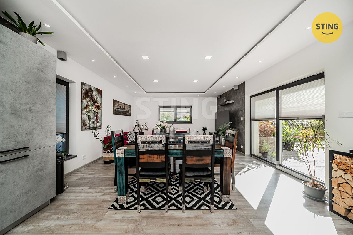 Prodej rodinného domu 138 m², pozemek 950 m² – fotografie 5
