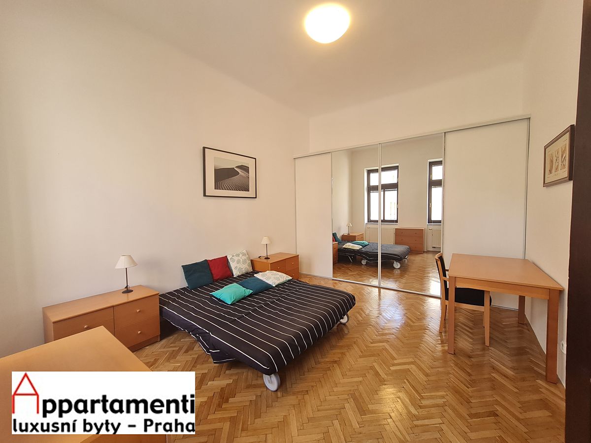 Pronájem bytu 2+kk 65 m² – fotografie 3