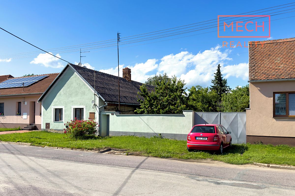 Prodej rodinného domu 139 m², pozemek 1265 m² – fotografie 2