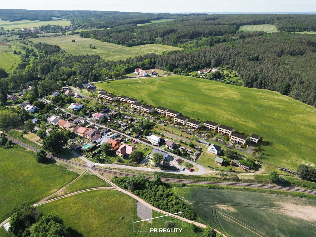 Prodej stavebního pozemku 12140 m² – fotografie 2