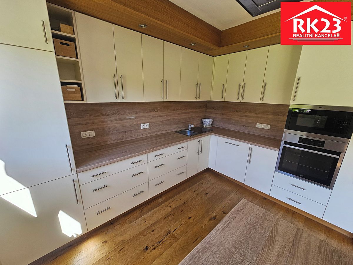 Prodej rodinného domu 110 m², pozemek 883 m² – fotografie 3