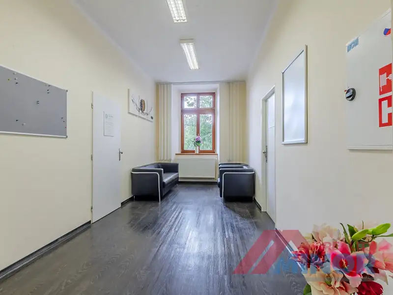 Pronájem ordinace 69 m², Slaný – náhled fotky 2