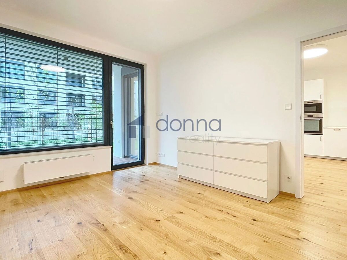 Pronájem bytu 2+kk 55 m² – fotografie 5