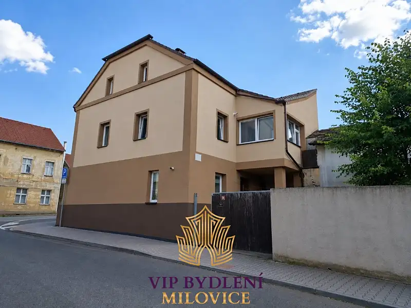 Prodej rodinného domu 180 m², pozemek 456 m², Králův Dvůr – náhled fotky 2